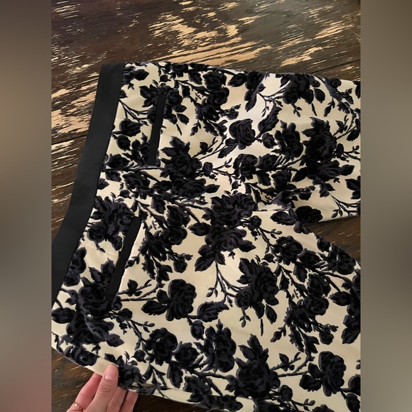 Tory Burch - Picture 1 of 4